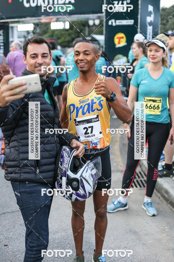 Buy your photos of the eventMeia Maratona Internacional de Curitiba 2018 on Fotop