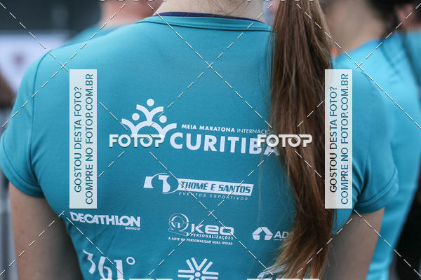 Buy your photos of the eventMeia Maratona Internacional de Curitiba 2018 on Fotop