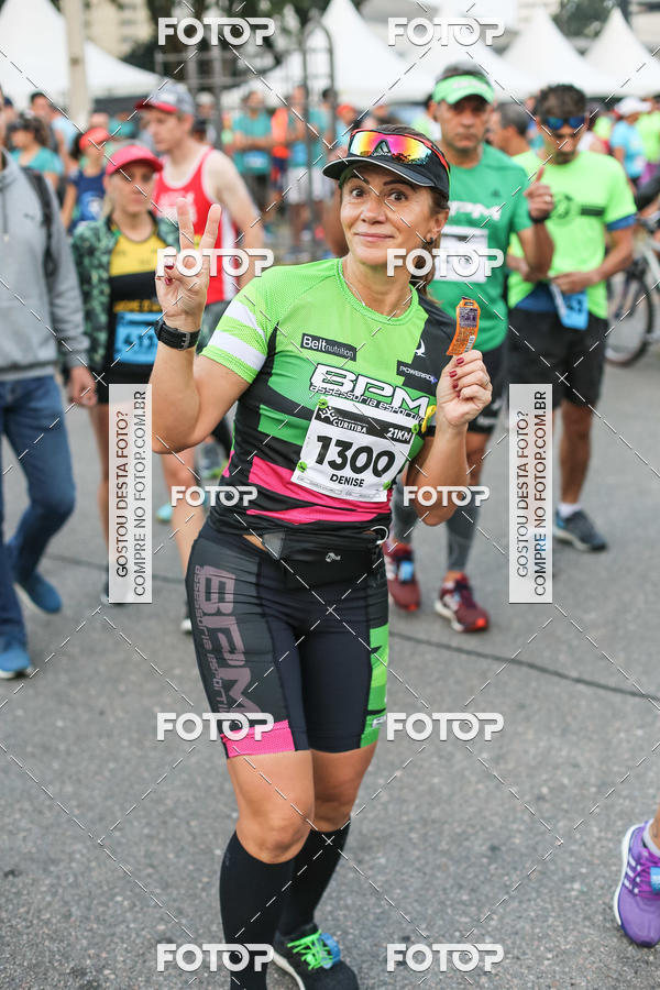 Buy your photos of the eventMeia Maratona Internacional de Curitiba 2018 on Fotop