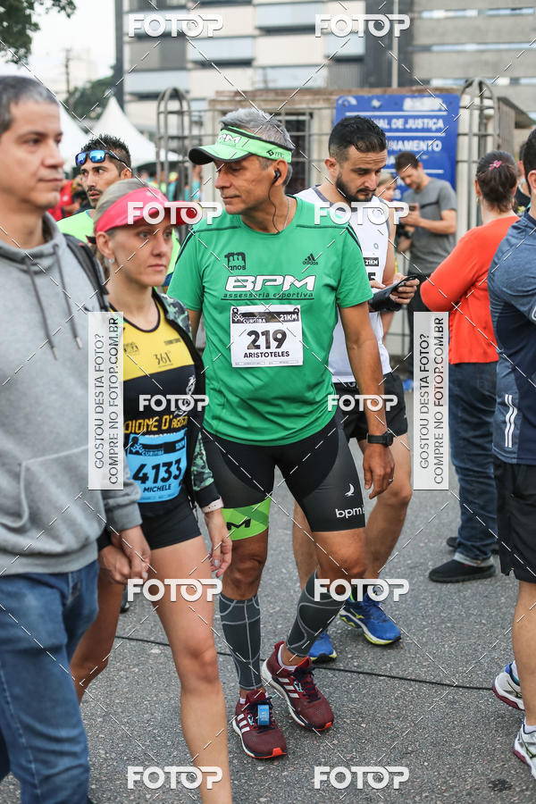 Buy your photos of the eventMeia Maratona Internacional de Curitiba 2018 on Fotop