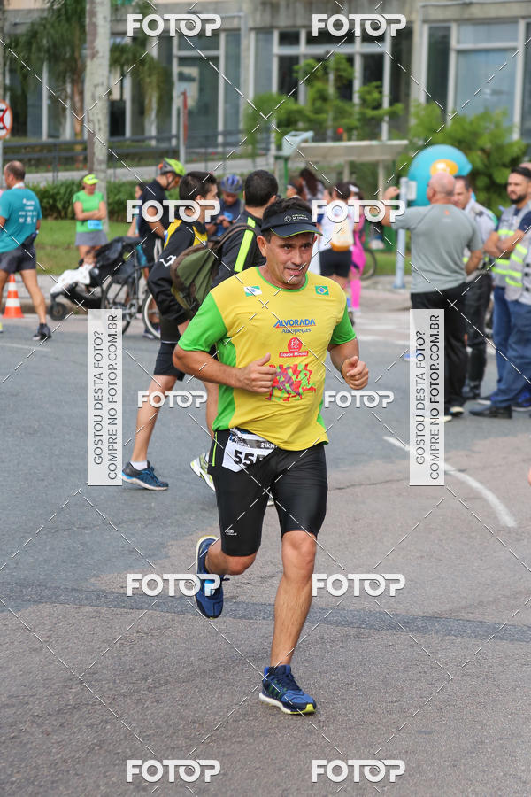 Buy your photos of the eventMeia Maratona Internacional de Curitiba 2018 on Fotop