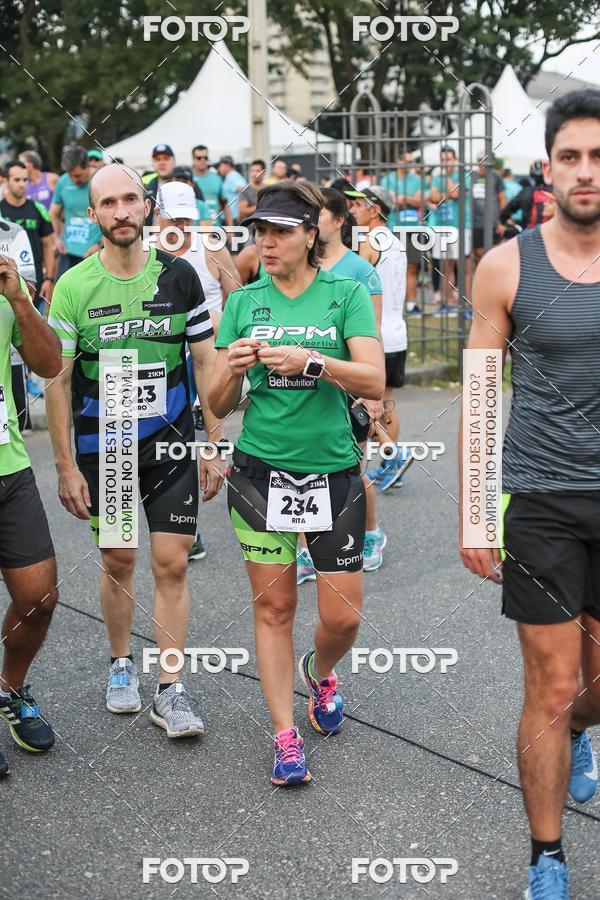 Buy your photos of the eventMeia Maratona Internacional de Curitiba 2018 on Fotop