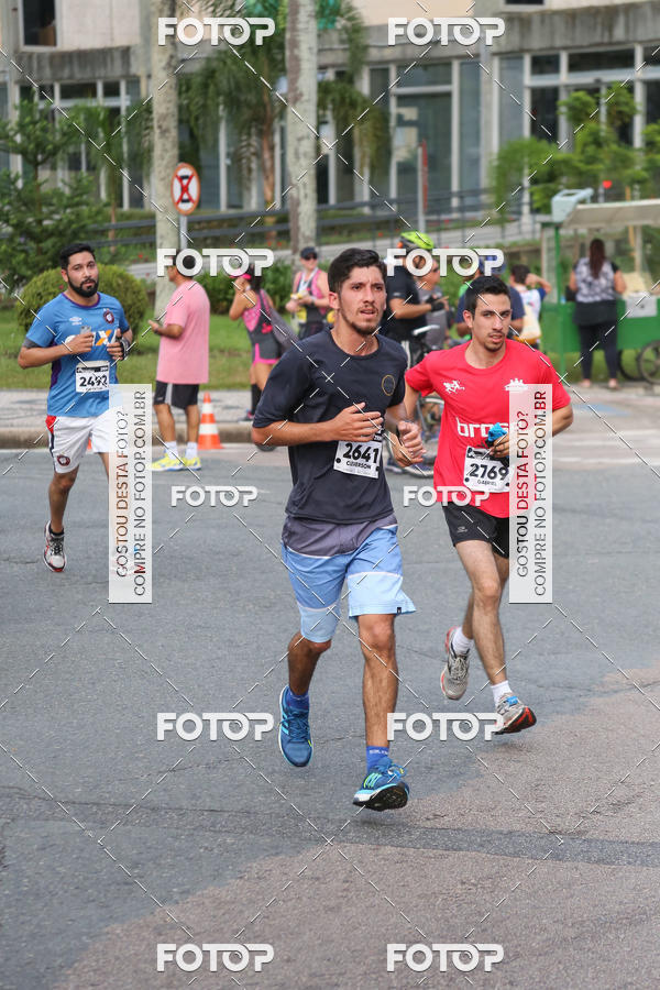 Buy your photos of the eventMeia Maratona Internacional de Curitiba 2018 on Fotop