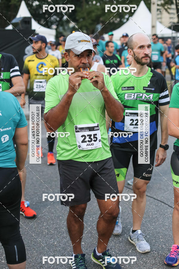 Buy your photos of the eventMeia Maratona Internacional de Curitiba 2018 on Fotop