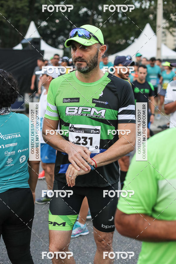 Buy your photos of the eventMeia Maratona Internacional de Curitiba 2018 on Fotop