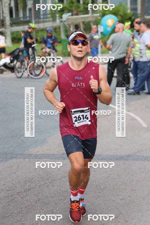 Buy your photos of the eventMeia Maratona Internacional de Curitiba 2018 on Fotop