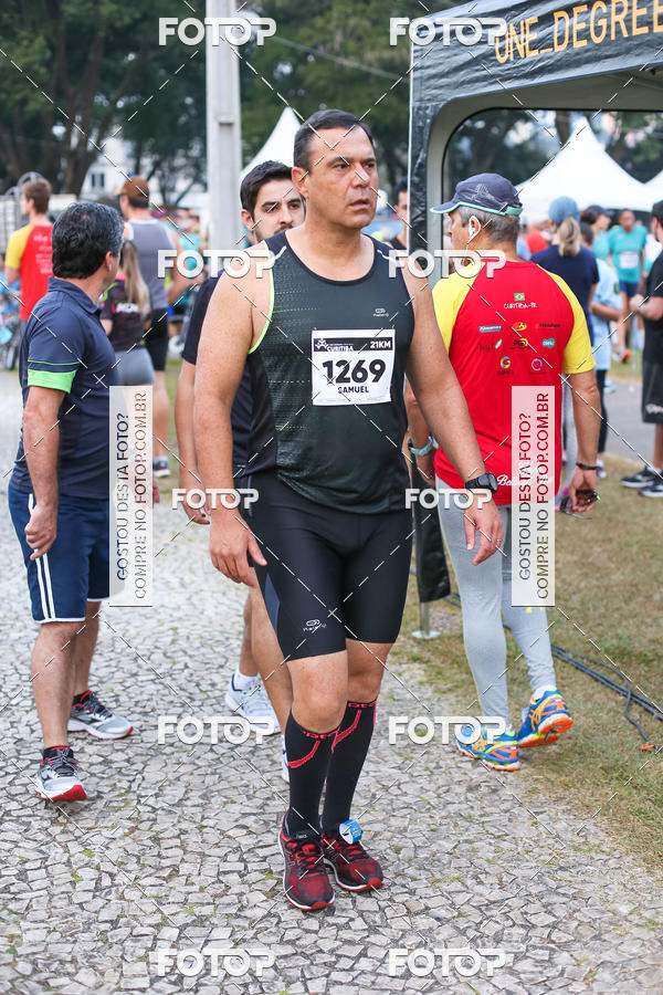 Buy your photos of the eventMeia Maratona Internacional de Curitiba 2018 on Fotop