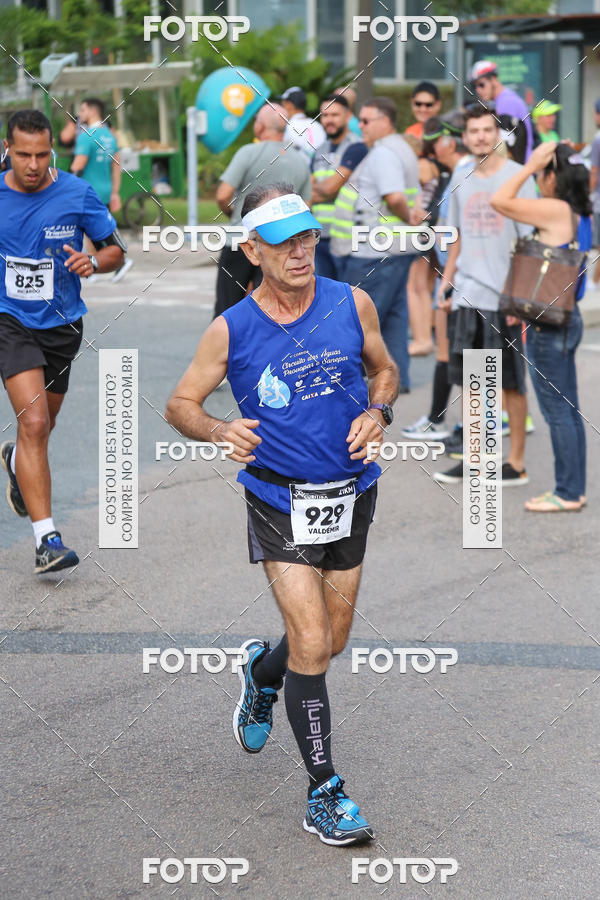 Buy your photos of the eventMeia Maratona Internacional de Curitiba 2018 on Fotop