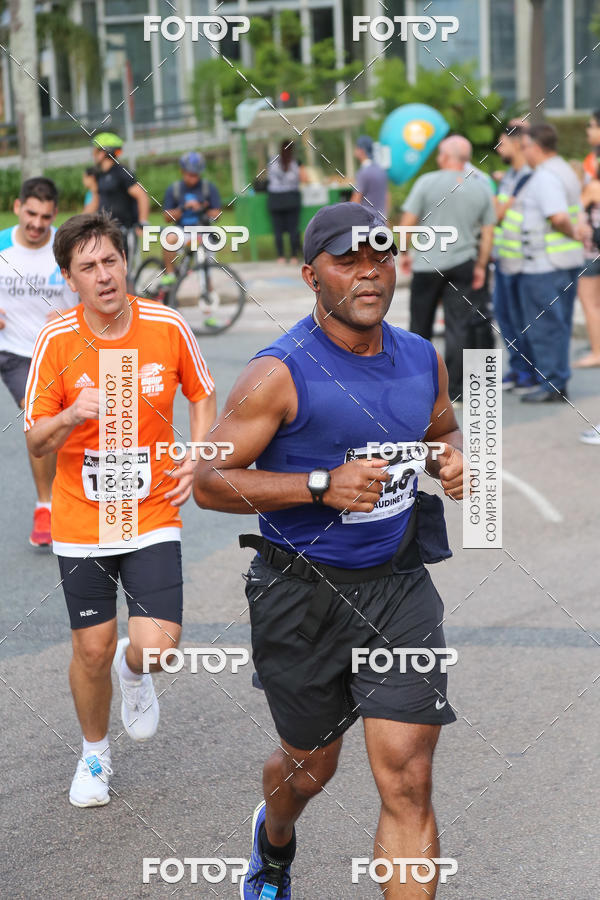 Buy your photos of the eventMeia Maratona Internacional de Curitiba 2018 on Fotop