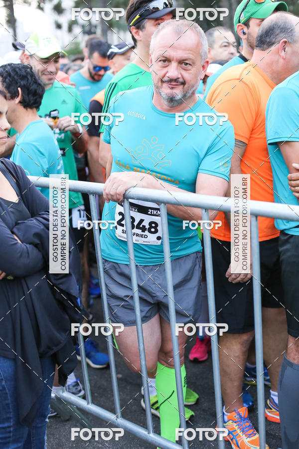 Buy your photos of the eventMeia Maratona Internacional de Curitiba 2018 on Fotop