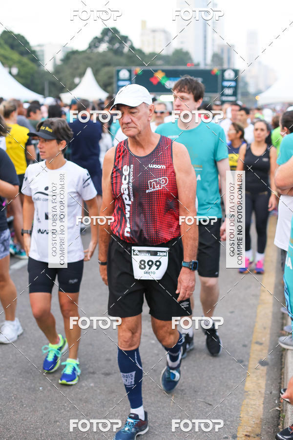 Buy your photos of the eventMeia Maratona Internacional de Curitiba 2018 on Fotop