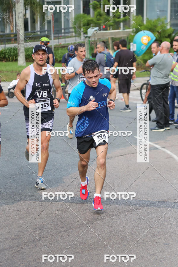 Buy your photos of the eventMeia Maratona Internacional de Curitiba 2018 on Fotop