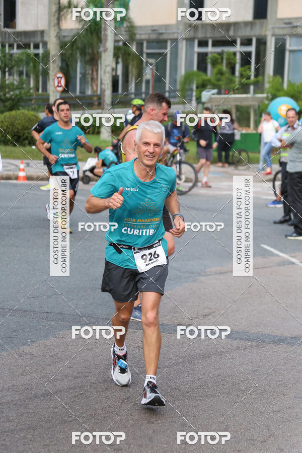 Buy your photos of the eventMeia Maratona Internacional de Curitiba 2018 on Fotop