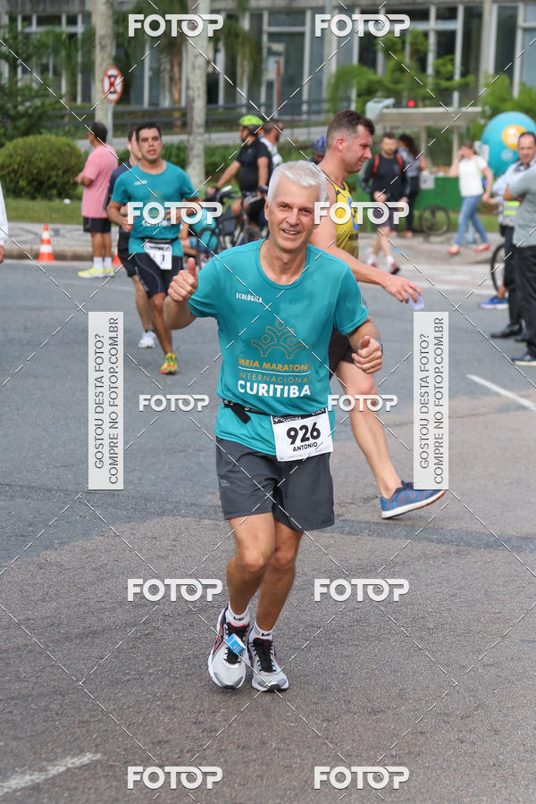 Buy your photos of the eventMeia Maratona Internacional de Curitiba 2018 on Fotop