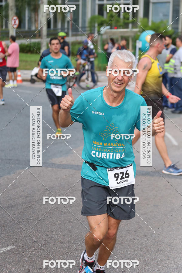 Buy your photos of the eventMeia Maratona Internacional de Curitiba 2018 on Fotop