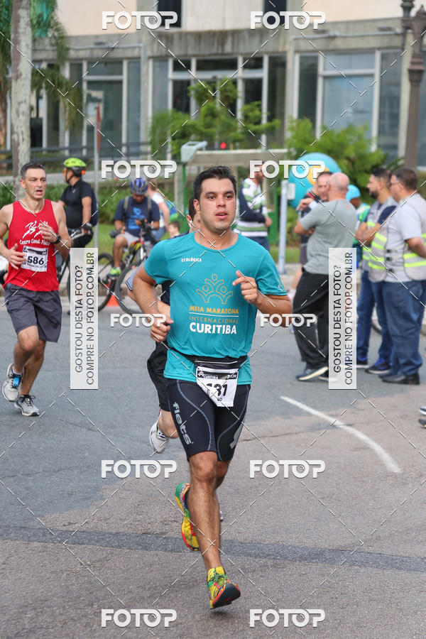 Buy your photos of the eventMeia Maratona Internacional de Curitiba 2018 on Fotop