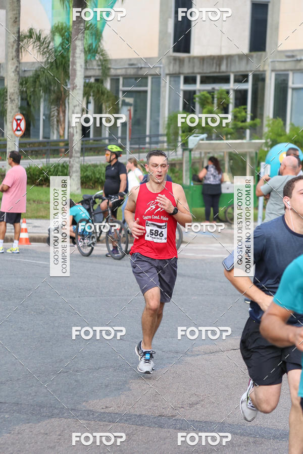 Buy your photos of the eventMeia Maratona Internacional de Curitiba 2018 on Fotop