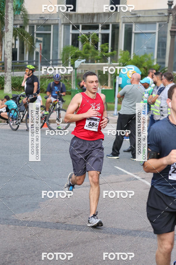 Buy your photos of the eventMeia Maratona Internacional de Curitiba 2018 on Fotop