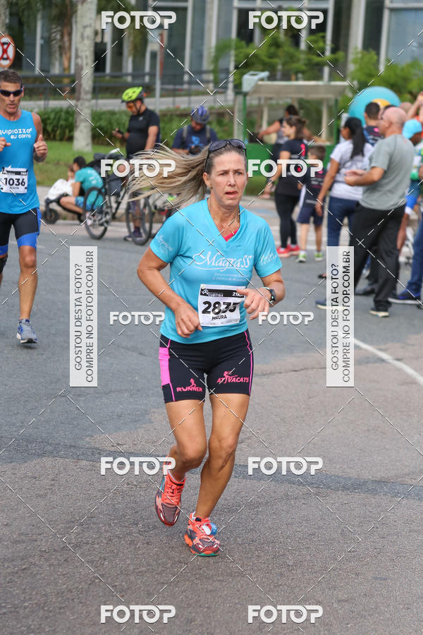 Buy your photos of the eventMeia Maratona Internacional de Curitiba 2018 on Fotop