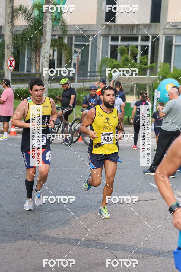 Buy your photos of the eventMeia Maratona Internacional de Curitiba 2018 on Fotop