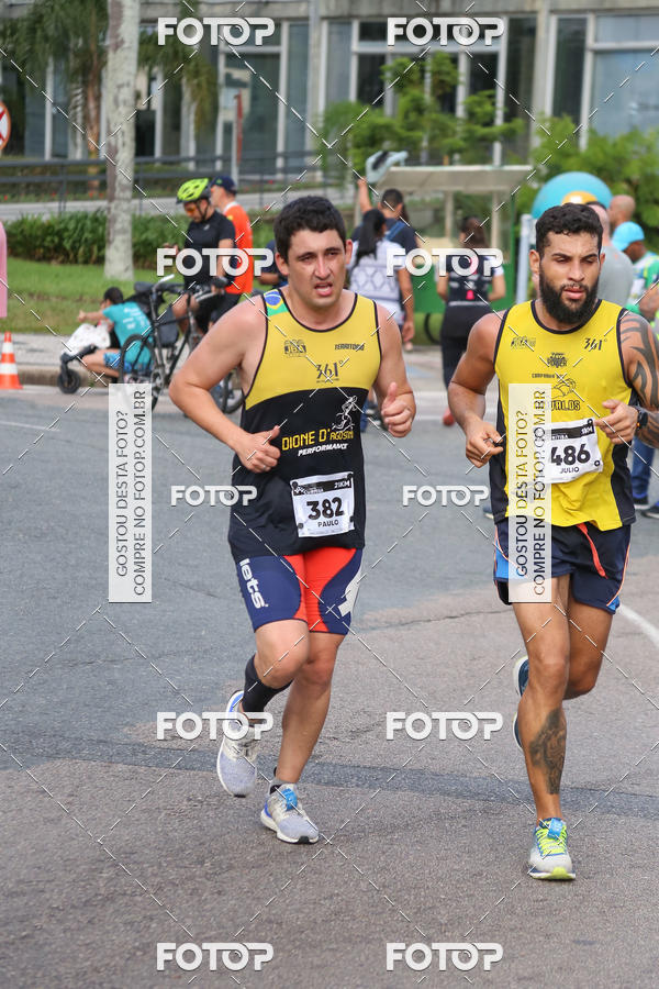 Buy your photos of the eventMeia Maratona Internacional de Curitiba 2018 on Fotop