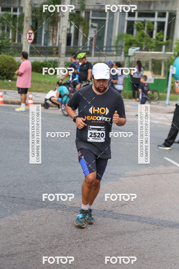 Buy your photos of the eventMeia Maratona Internacional de Curitiba 2018 on Fotop