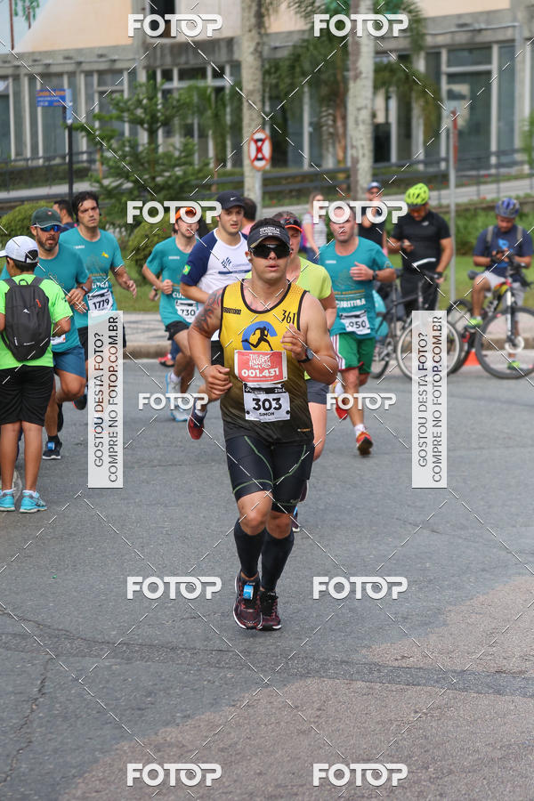 Buy your photos of the eventMeia Maratona Internacional de Curitiba 2018 on Fotop