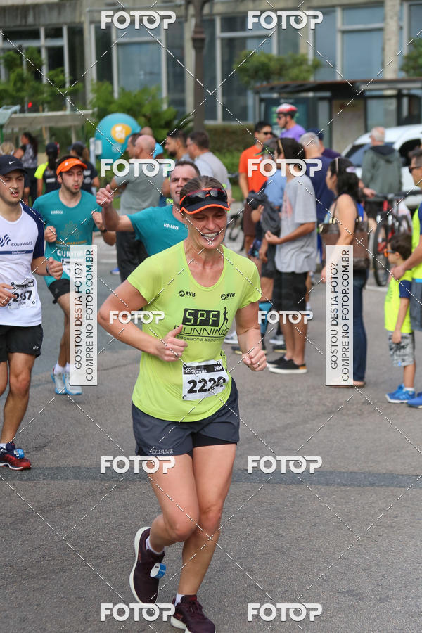 Buy your photos of the eventMeia Maratona Internacional de Curitiba 2018 on Fotop