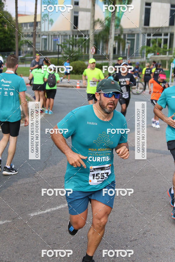 Buy your photos of the eventMeia Maratona Internacional de Curitiba 2018 on Fotop