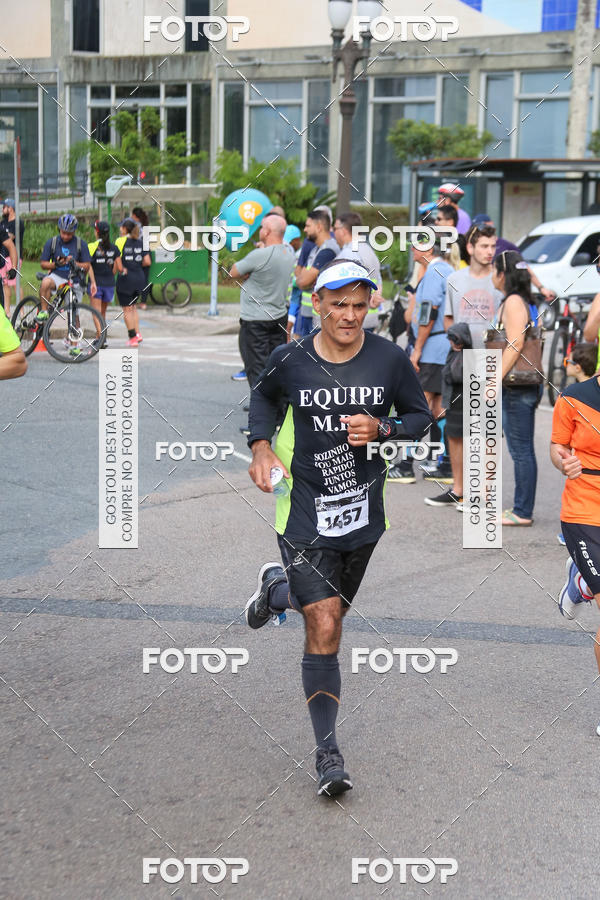 Buy your photos of the eventMeia Maratona Internacional de Curitiba 2018 on Fotop