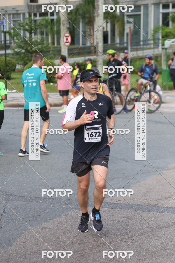 Buy your photos of the eventMeia Maratona Internacional de Curitiba 2018 on Fotop