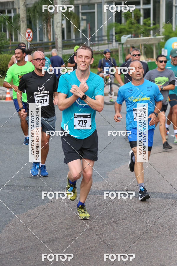 Buy your photos of the eventMeia Maratona Internacional de Curitiba 2018 on Fotop