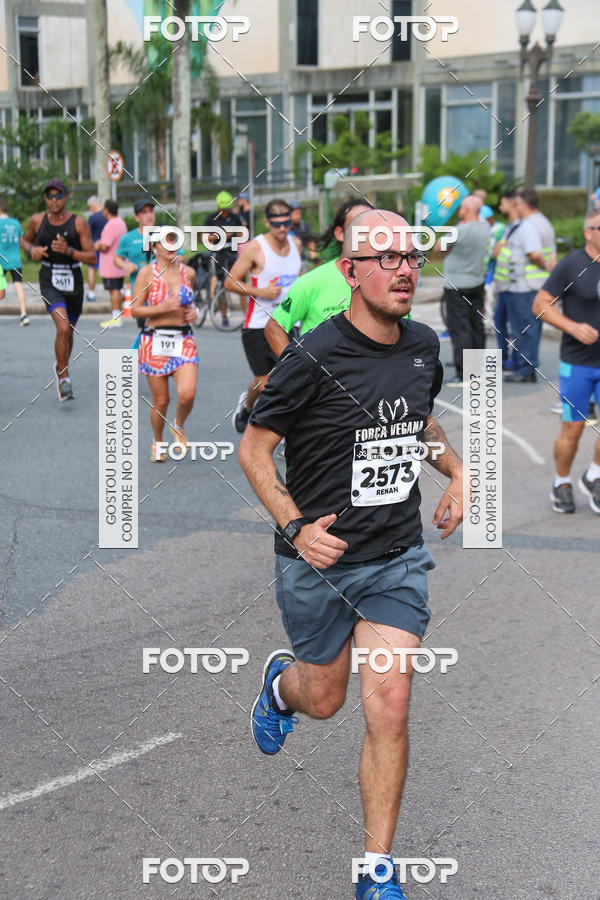 Buy your photos of the eventMeia Maratona Internacional de Curitiba 2018 on Fotop