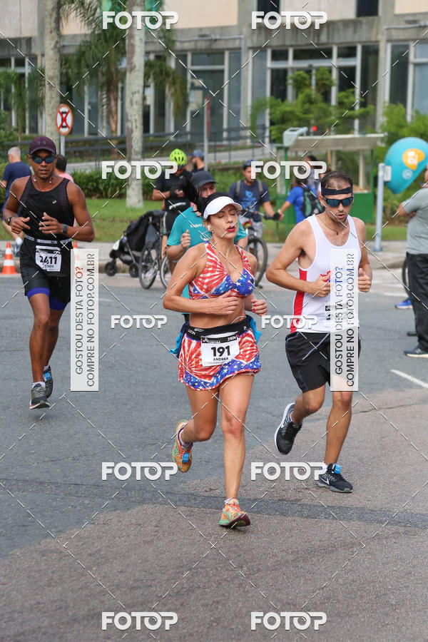 Buy your photos of the eventMeia Maratona Internacional de Curitiba 2018 on Fotop