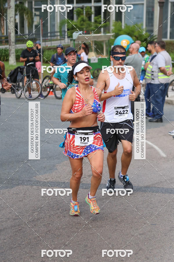 Buy your photos of the eventMeia Maratona Internacional de Curitiba 2018 on Fotop