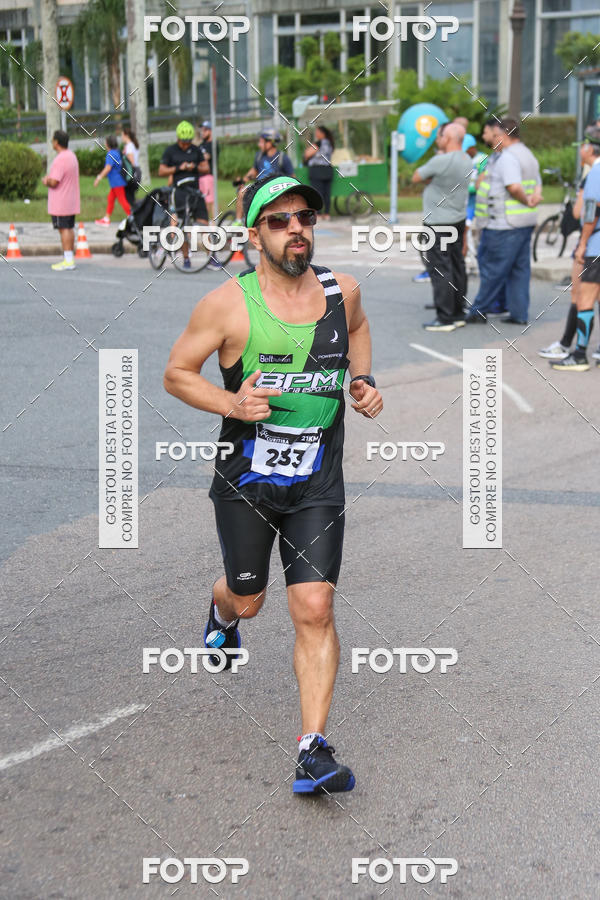Buy your photos of the eventMeia Maratona Internacional de Curitiba 2018 on Fotop