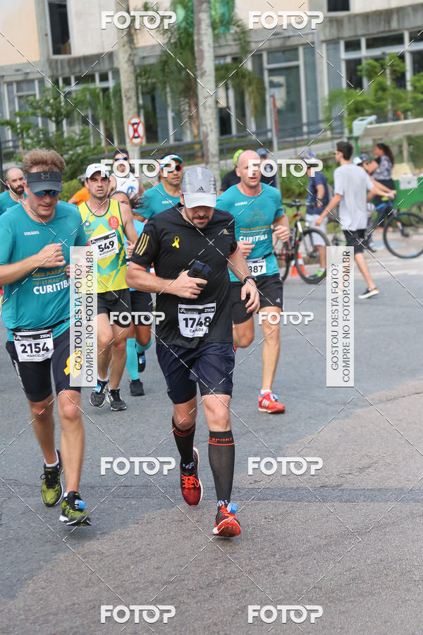 Buy your photos of the eventMeia Maratona Internacional de Curitiba 2018 on Fotop