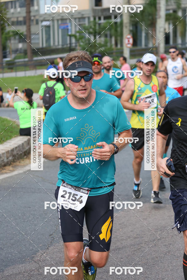 Buy your photos of the eventMeia Maratona Internacional de Curitiba 2018 on Fotop