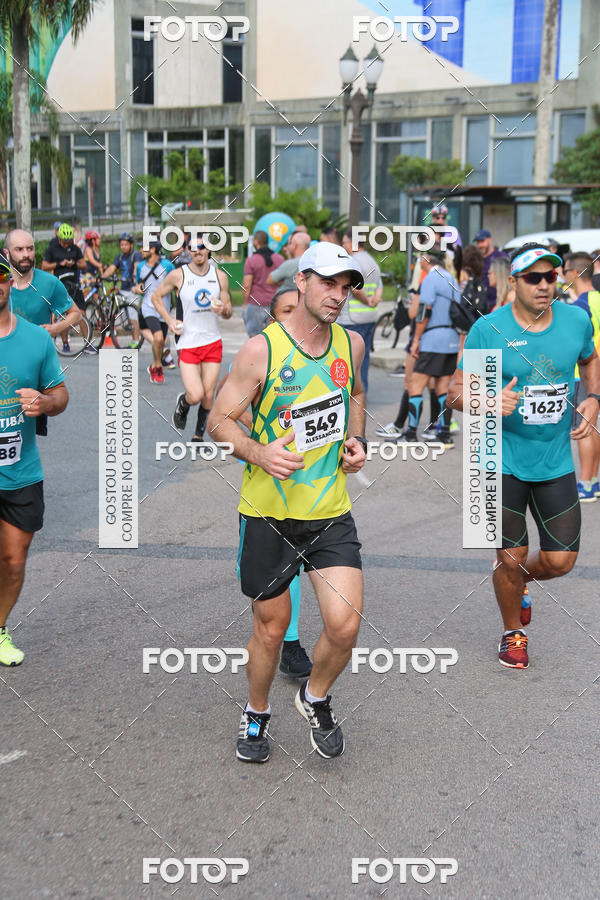 Buy your photos of the eventMeia Maratona Internacional de Curitiba 2018 on Fotop