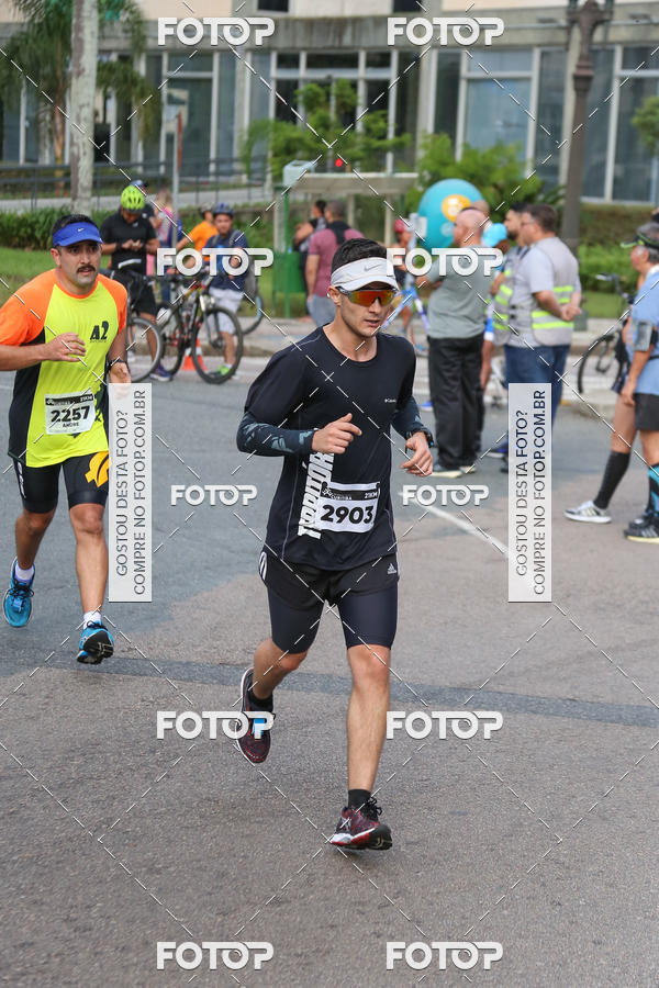 Buy your photos of the eventMeia Maratona Internacional de Curitiba 2018 on Fotop