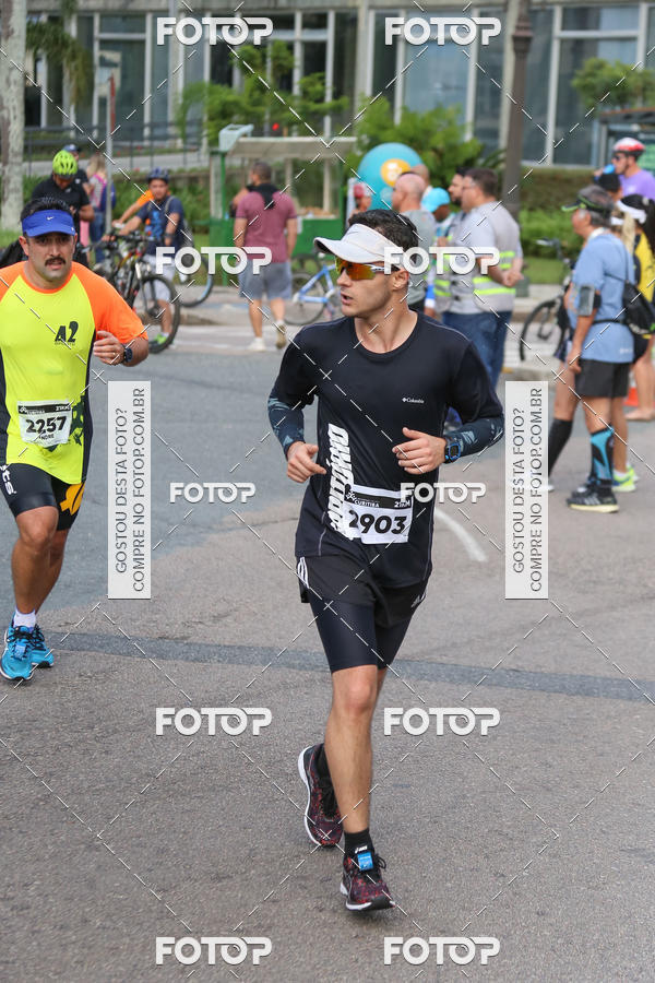 Buy your photos of the eventMeia Maratona Internacional de Curitiba 2018 on Fotop
