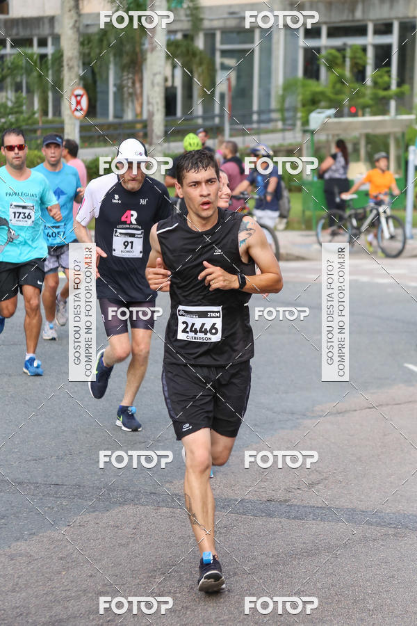 Buy your photos of the eventMeia Maratona Internacional de Curitiba 2018 on Fotop