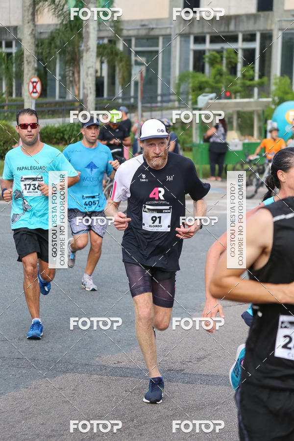 Buy your photos of the eventMeia Maratona Internacional de Curitiba 2018 on Fotop