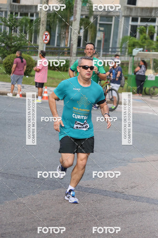 Buy your photos of the eventMeia Maratona Internacional de Curitiba 2018 on Fotop