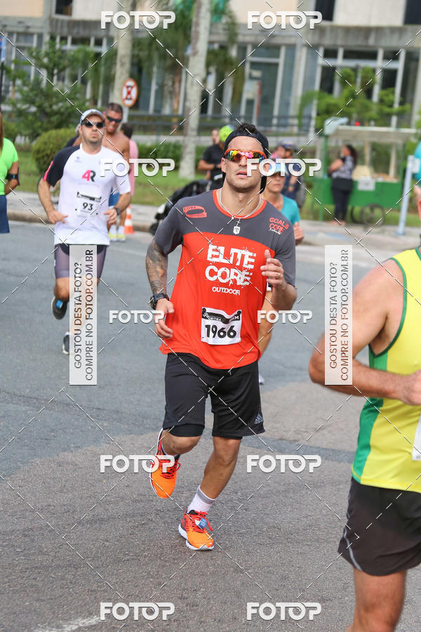 Buy your photos of the eventMeia Maratona Internacional de Curitiba 2018 on Fotop