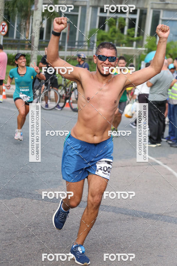 Buy your photos of the eventMeia Maratona Internacional de Curitiba 2018 on Fotop