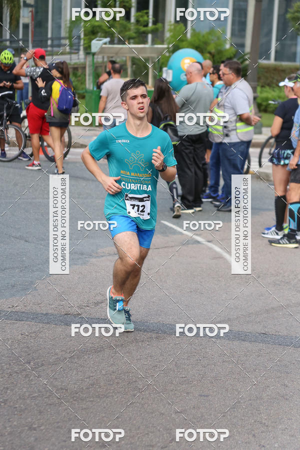 Buy your photos of the eventMeia Maratona Internacional de Curitiba 2018 on Fotop