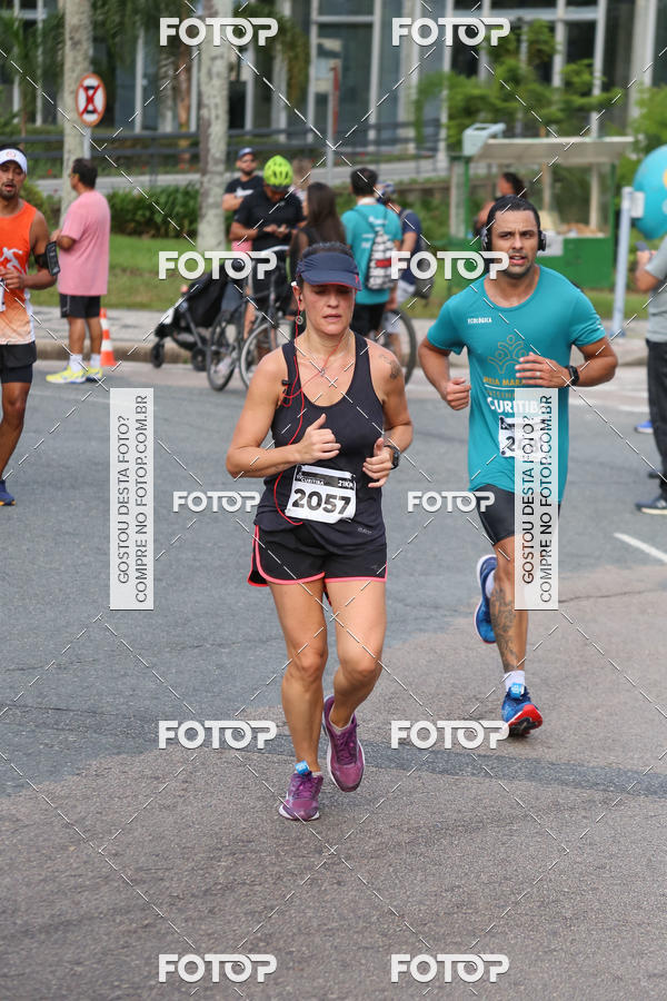Buy your photos of the eventMeia Maratona Internacional de Curitiba 2018 on Fotop
