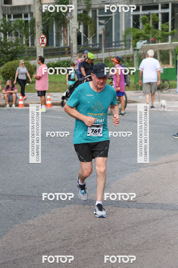 Buy your photos of the eventMeia Maratona Internacional de Curitiba 2018 on Fotop