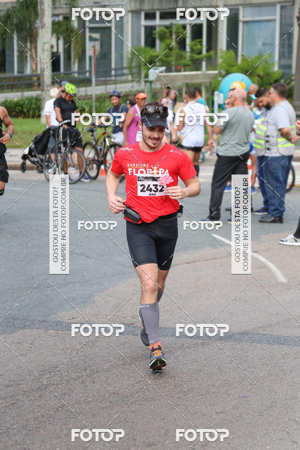 Buy your photos of the eventMeia Maratona Internacional de Curitiba 2018 on Fotop